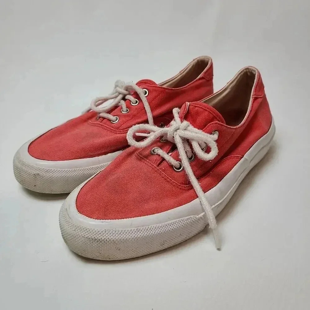 Eddie Bauer Canvas Lace Up Sneakers